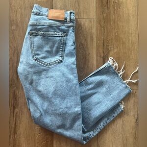 Zara Women's Distressed Denim The Slim Boyfriend in Beach Blue size 4